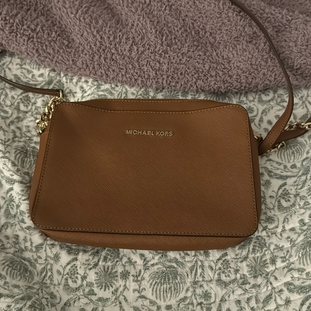 Michael kors crossbody